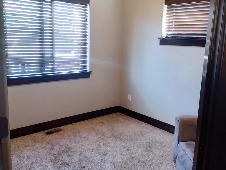1260 Manzanita Dr — Photo 11