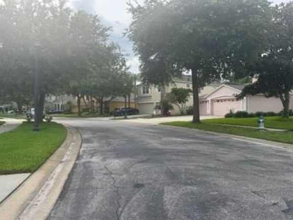 Exterior Neighborhood (street photo)