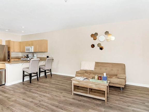 5th image of 1501 Front St Unit 310