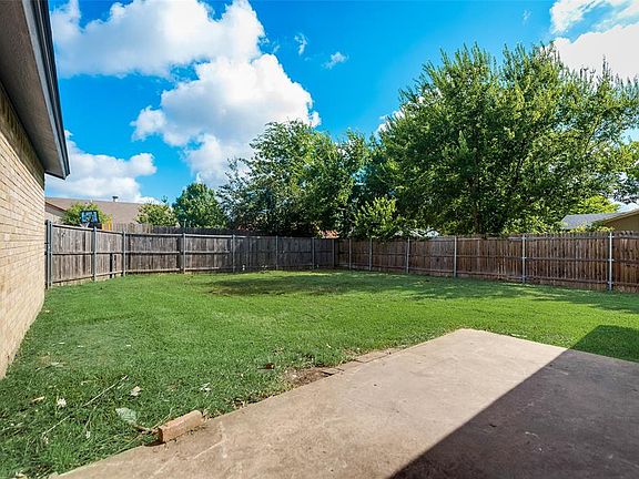4th image of 1121 Southridge Dr