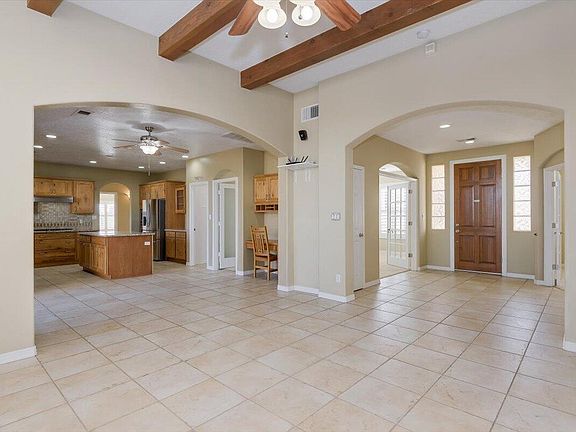 2nd image of 26 Lauren Taylor Ct