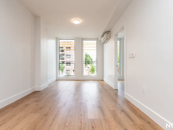 2900 Nostrand Avenue image 1 of 17