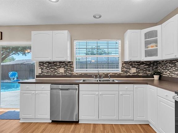 4th image of 14006 Cascade Ln