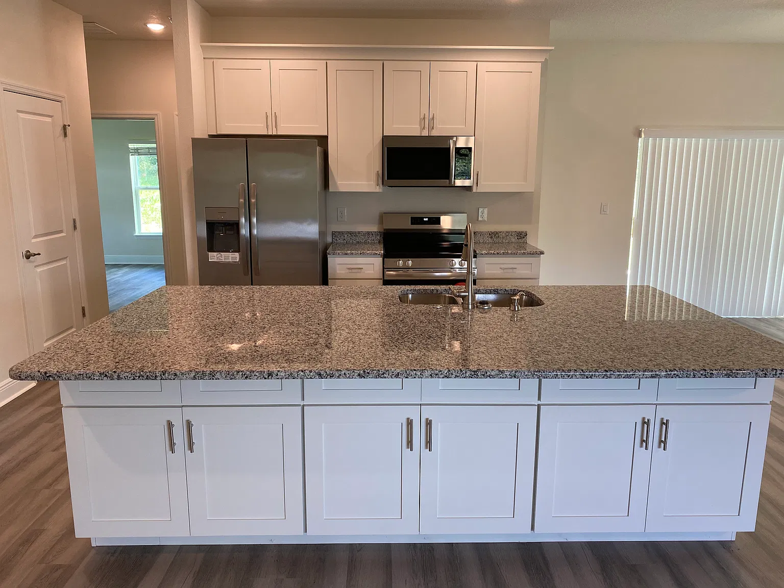 3 bed, 1561 sqft, $1,800 — Photo 4