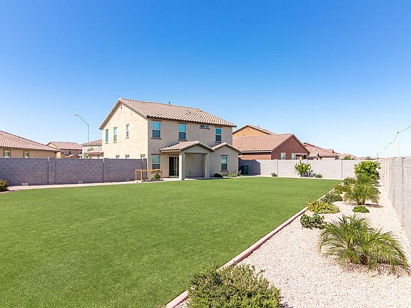 3rd image of 40726 W Patricia Ln
