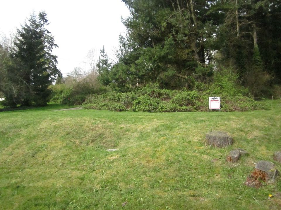 2nd image of 702 68th Ave E