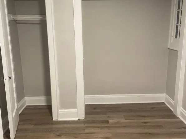 2441 Overlook Rd, Cleveland, OH