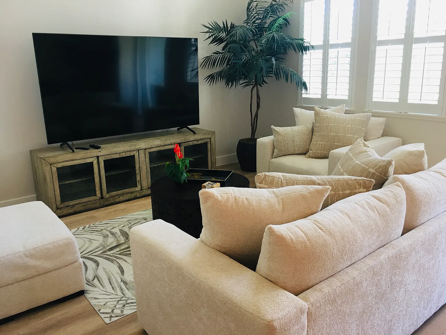3 bed, 1625 sqft, $8,500 — Photo 3
