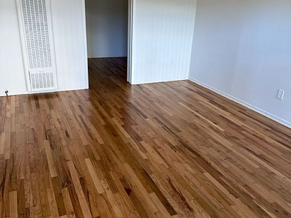 4th image of 11621 Darlington Ave APT 4
