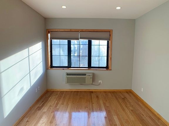 5th image of 14-18 31st Ave #2FF