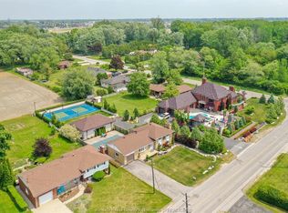 3050 Bouffard Rd, Lasalle, ON N9H 1W5