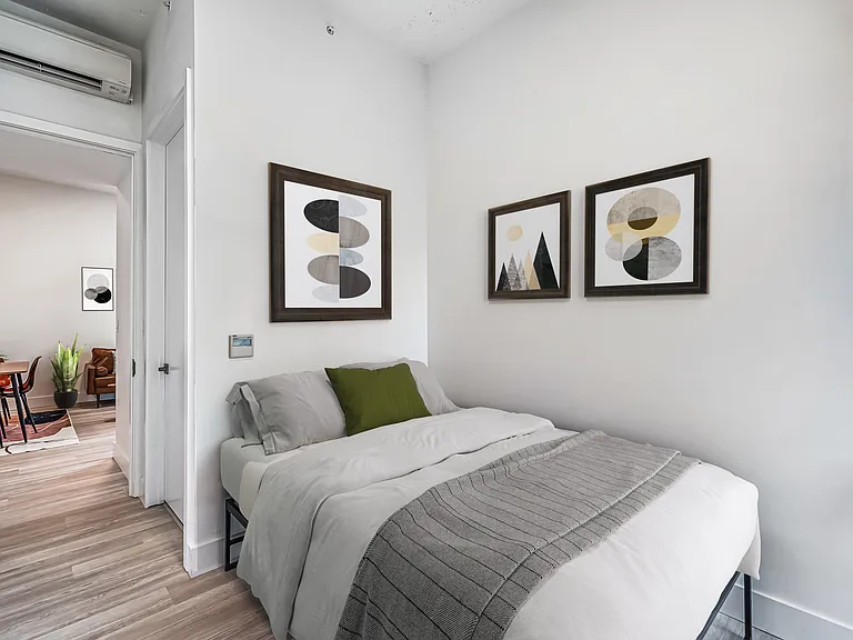 Plum Apartments — Photo 5