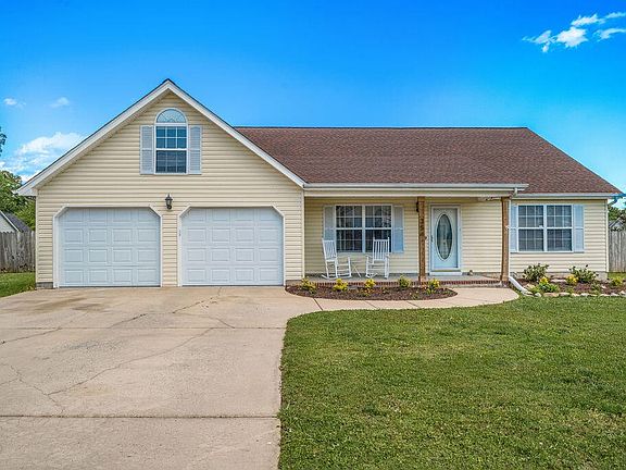 2nd image of 35 Holli Ln
