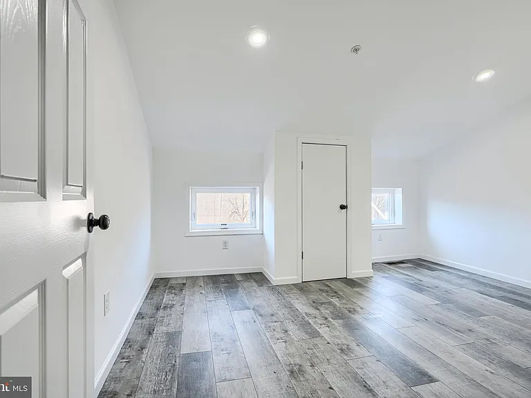 7 Carrollton Ave — Photo 24