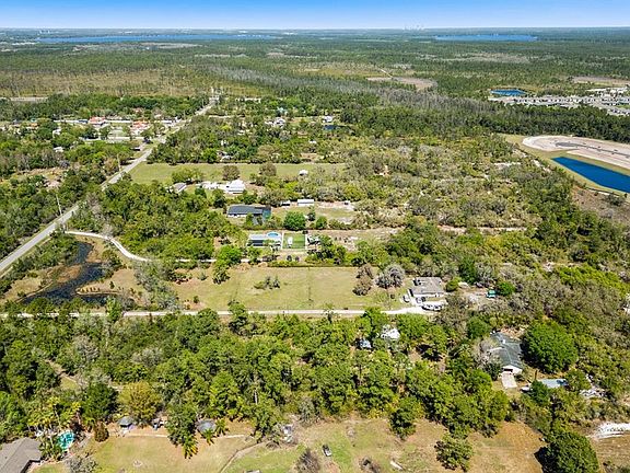 4th image of 2727 Absher Rd