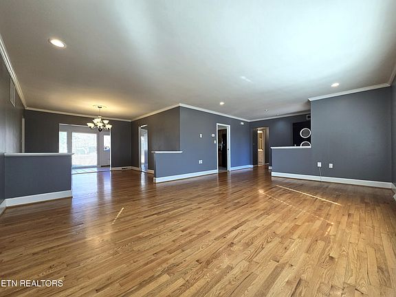 3rd image of 1719 Scenic Dr