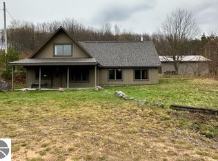4011 S 15 1/2 Rd, Harrietta, MI 49638