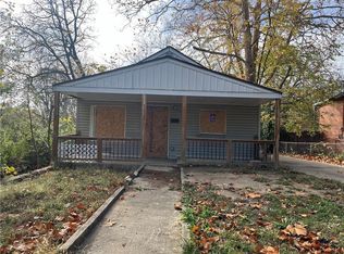 5613 E 29th St, Kansas City, MO 64128