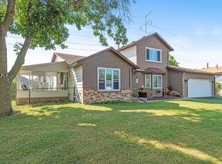 9509 Washburn Ave N, Brooklyn Park, MN 55444