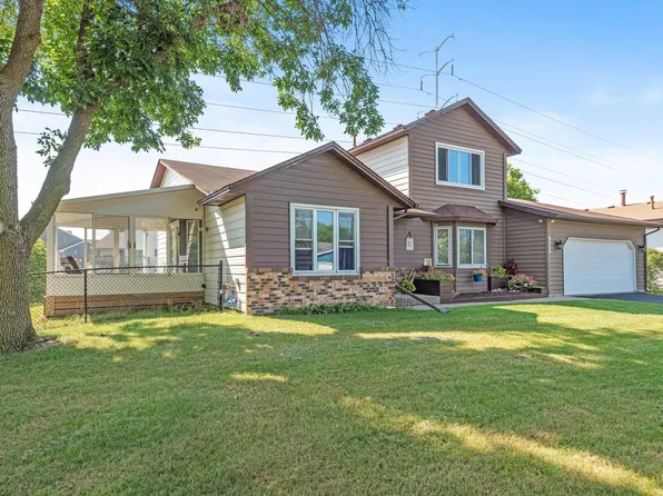 9509 Washburn Ave N, Brooklyn Park, MN 55444