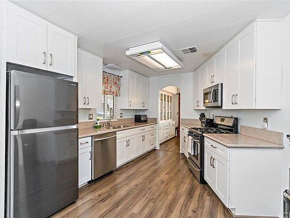 3rd image of 4095 Fruit St #516