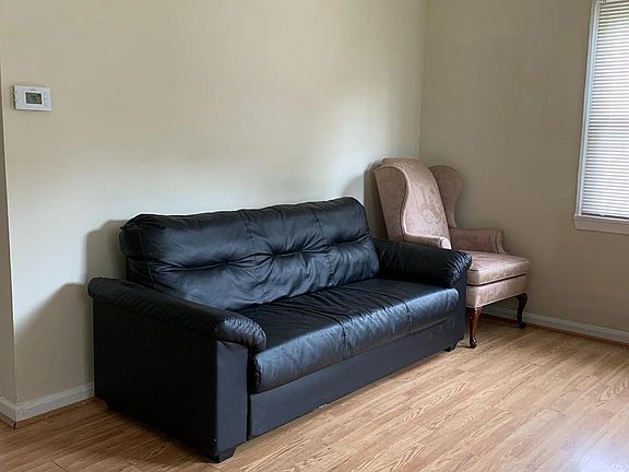 4th image of 501 N Horners Ln #1