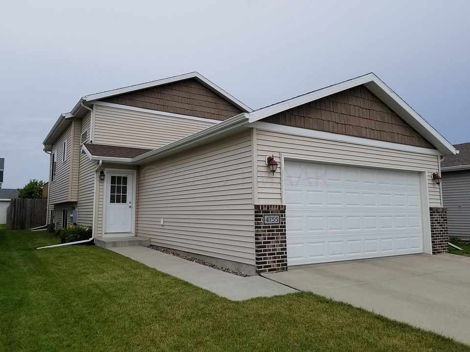 Single Family D Plan Dakota Develpment
