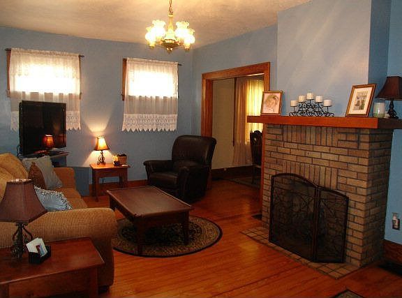 2nd image of 5944 Farney Ave