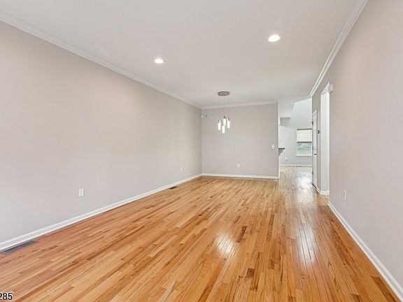 2nd image of 22 Clifford Cir