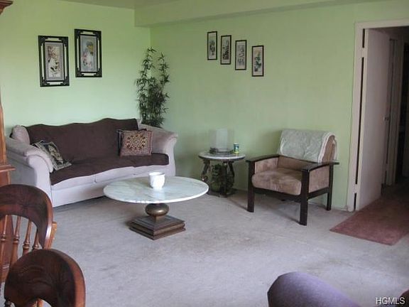 5th image of 4 Fordham Hill Oval APT 8F