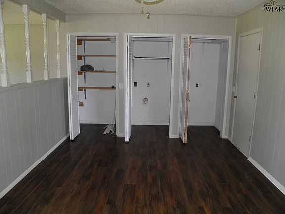 3rd image of 4130 Moffett Ave