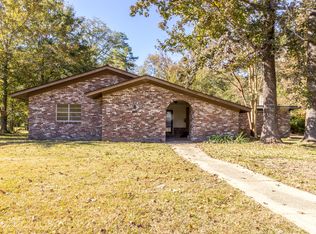 207 Rhodes Dr, Hattiesburg, MS 39402