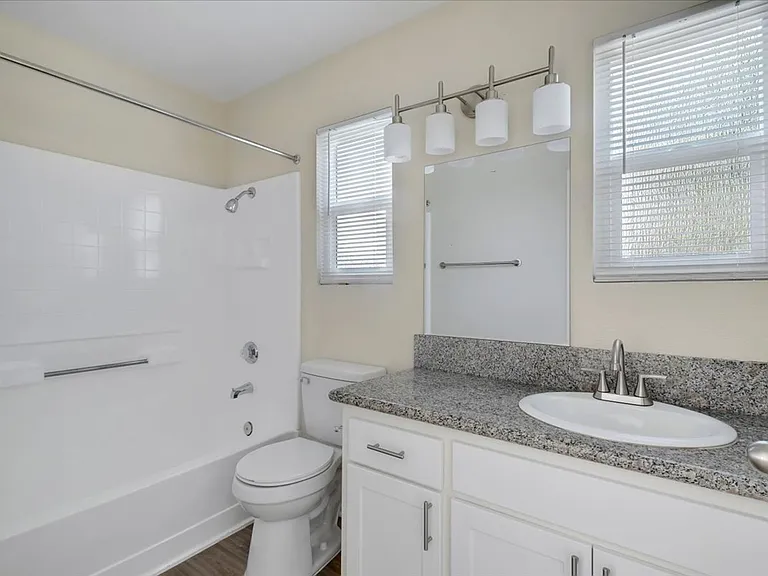 Concord Villas Patio Homes - Riverside, CA — Photo 16