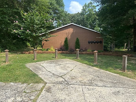 2nd image of 1342 Essex Ave