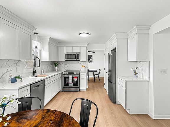2nd image of 4 Cassisi Ct