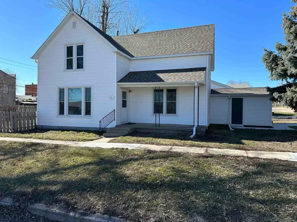 121 N Walnut St, Genoa, NE 68640
