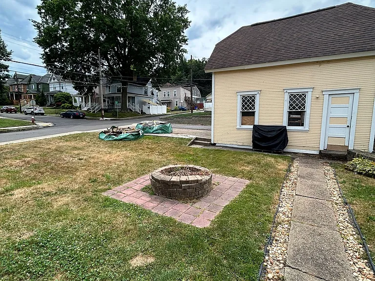 930 Ridge Ave — Photo 38