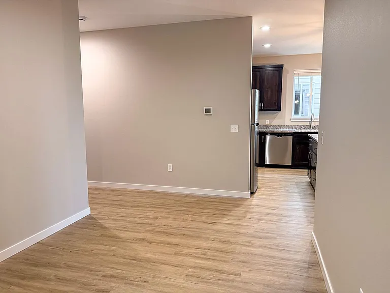 5534-5564 Skyline Rd S — Photo 124