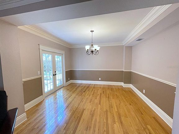 4th image of 3112 W Chapin Ave