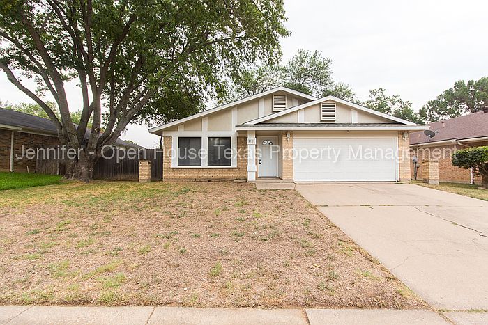 1st image of 2920 Oakridge Dr