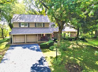 43W398 Thornapple Tree Rd, Sugar Grove, IL 60554