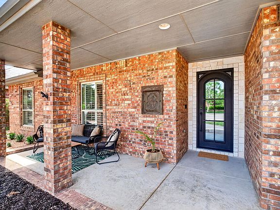 5th image of 5915 Sabine Dr