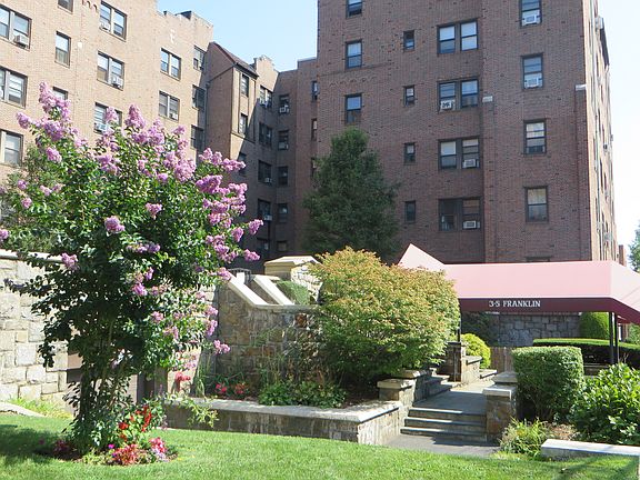 2nd image of 3 Franklin Ave APT 5M