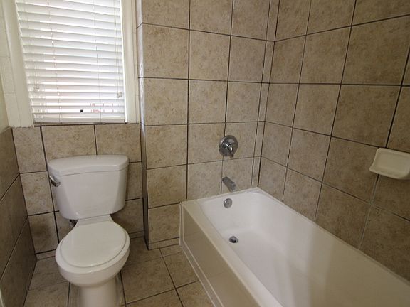 4th image of 234 W 1st S APT 2
