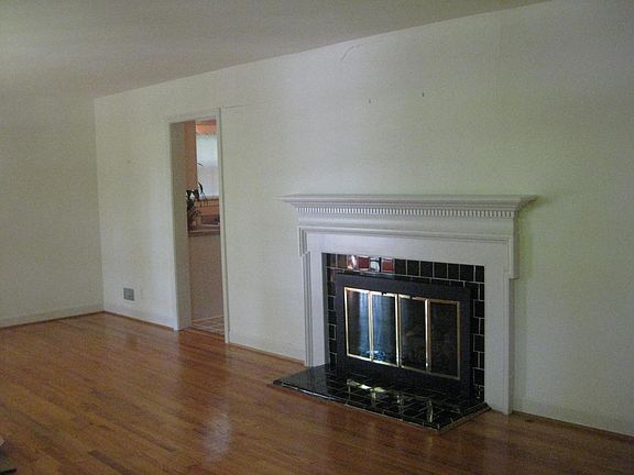 5th image of 710 Westriver Dr