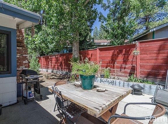 3rd image of 1415 Glenwood Way