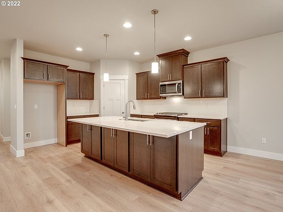 3rd image of 2905 NW Onsdorff Blvd