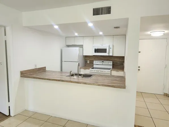 8160 Geneva Ct APT 104, Doral, FL 33166