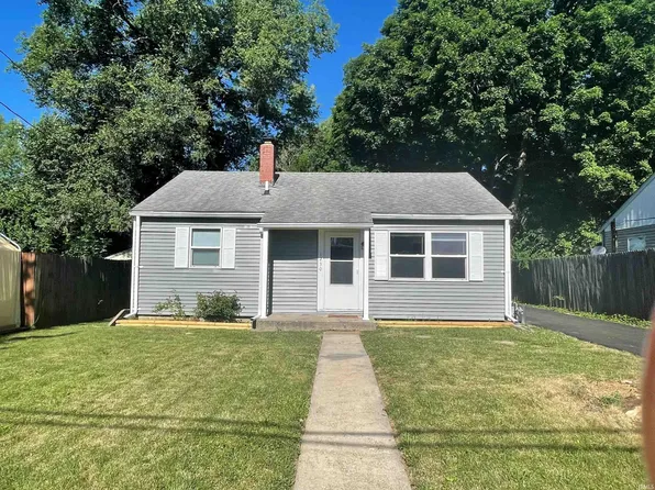 1230 Holloway Dr, Lafayette, IN 47905