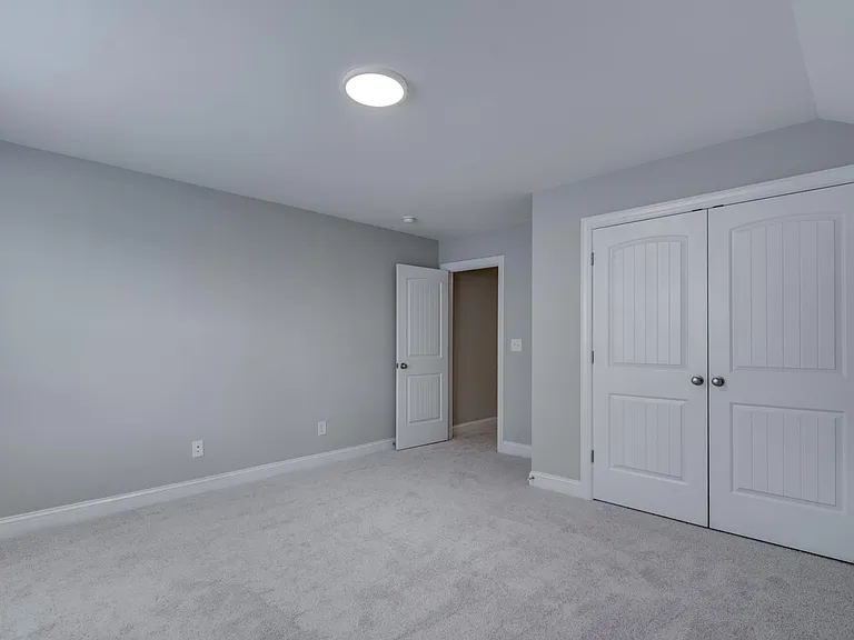 60 Kingsly Dr — Photo 40